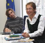 ao Univ.-Prof. Anita Prettenthaler-Ziegerhofer kam mit ihren StudentInnen in die Europaabteilung des Landes, .... © europe direct Steiermark / JB