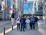 Schülerinnen und Schüler der LBS Mureck vor dem Parlamentsgebäude im Rahmen einer Brüsselreise 2025. Für weitere Informationen wenden Sie sich bitte an die Verfasserin bzw. den Verfasser des Textes. © LBS Mureck